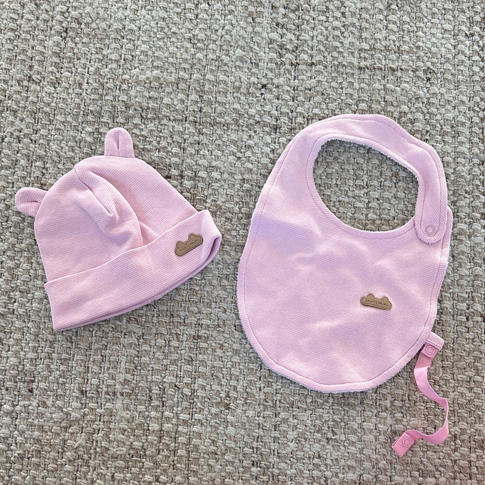 New without tags Souris Mini Matching Pink Baby Bib and Hat Set